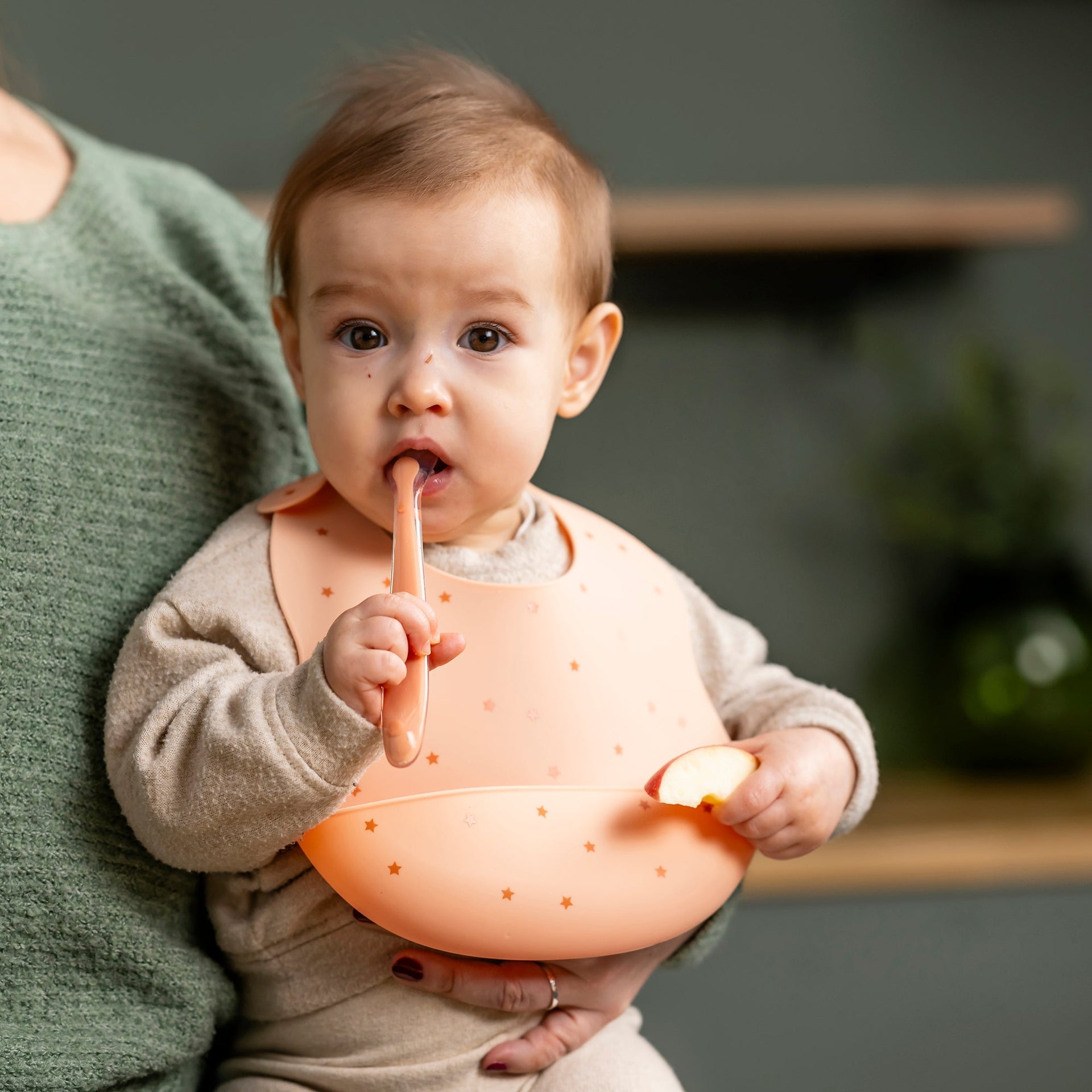 Nattou Babete Silicone Laranja com Estrelas - Farmácia Garcia