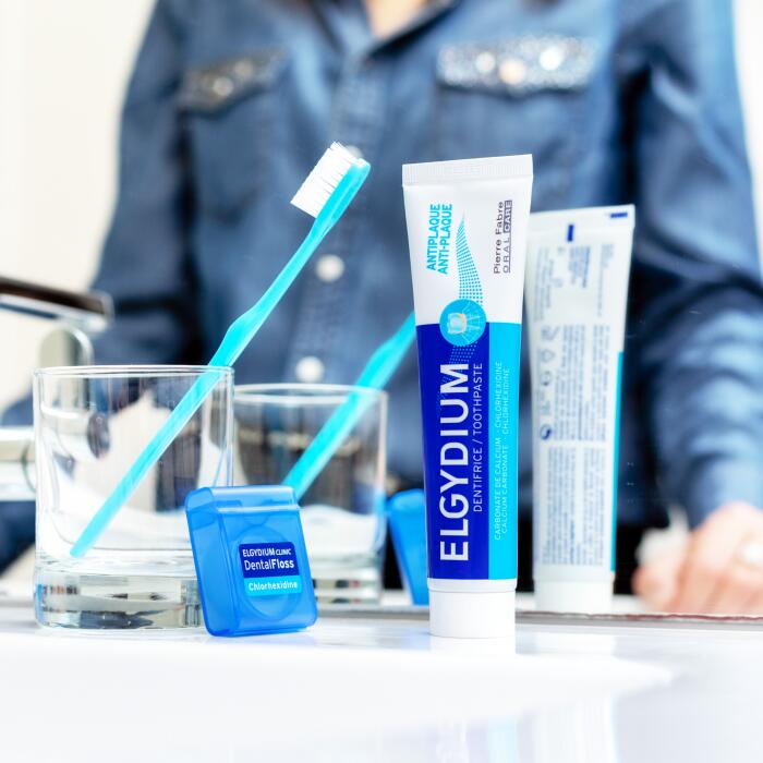 Clinic Fio Dentário Clorohexidina 50m - Farmácia Garcia