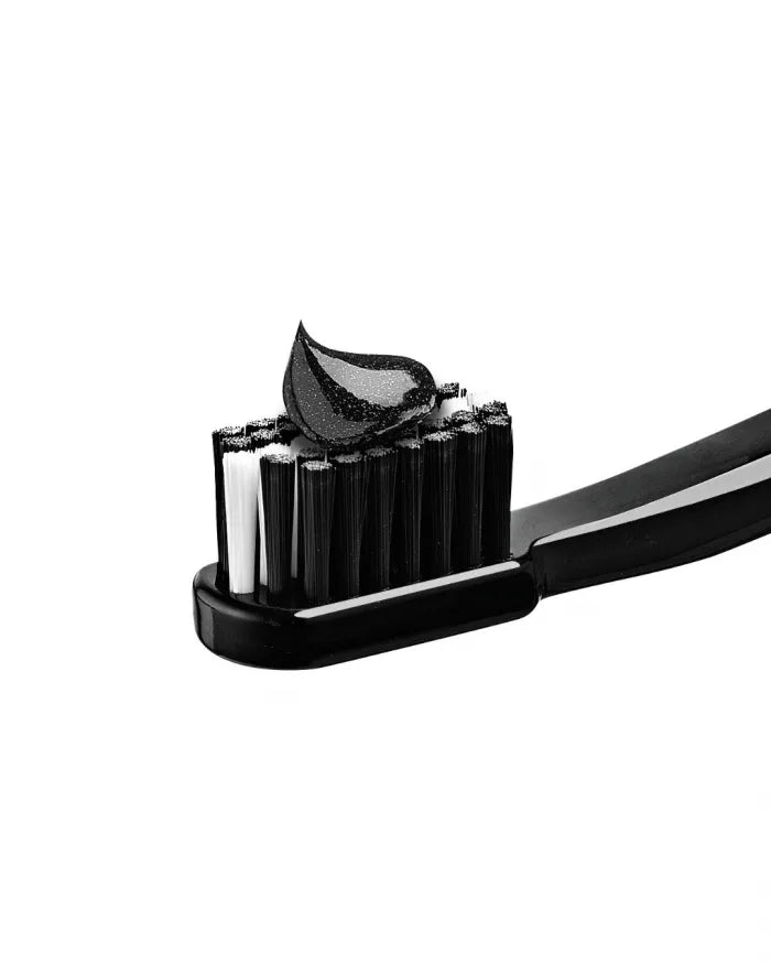Curaprox B&W Kit Pasta Dentífrica Branqueadora 90ml + Escova