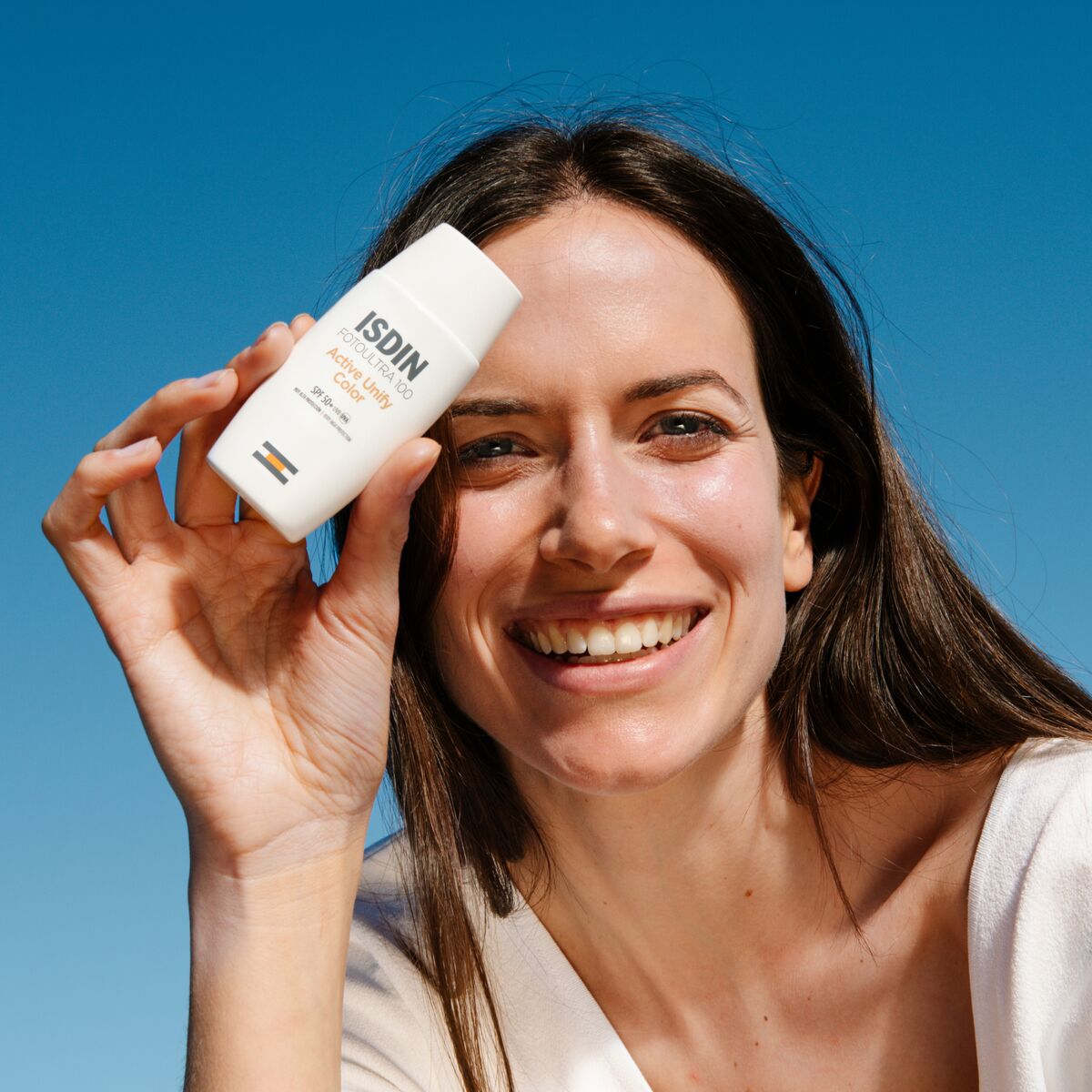 Foto Ultra 100 ISDIN Active Unify Color Fusion Fluid SPF 50+ - Farmácia Garcia